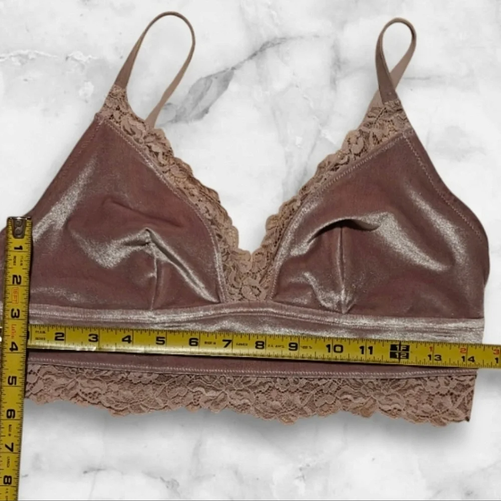 La Senza Bundle - 2 Lace & Velvet Bralettes; Pale Pink & Black. - Picture 4 of 7
